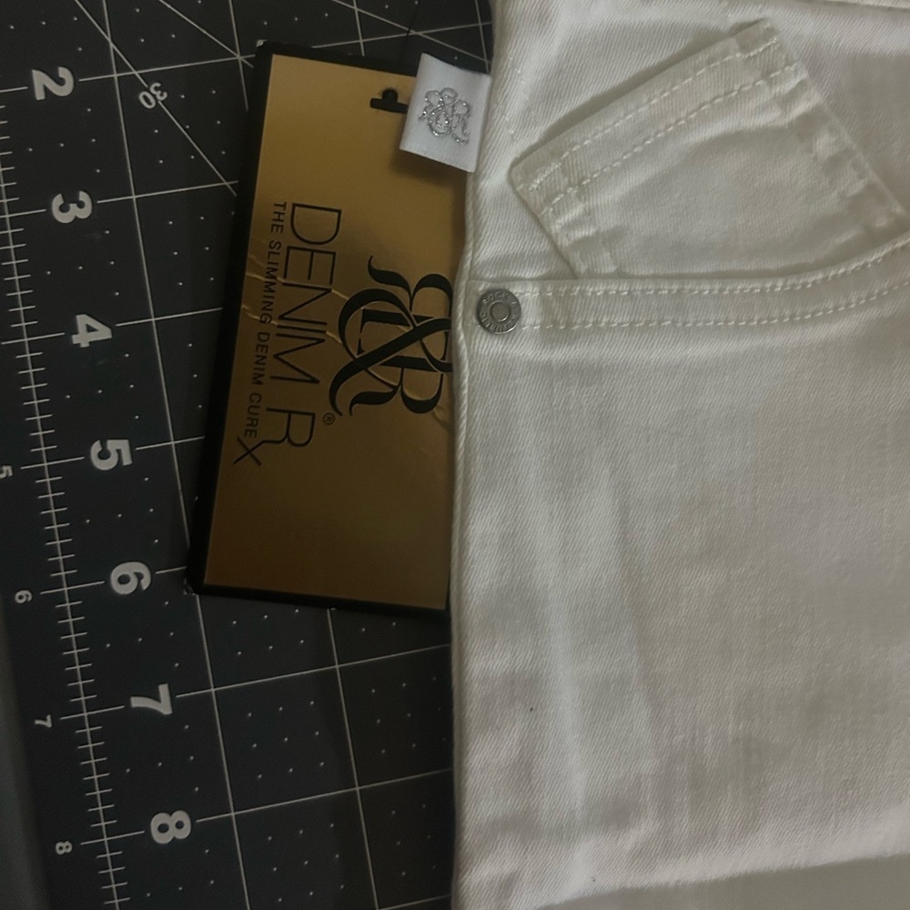 Jeans - Picture 4 of 9